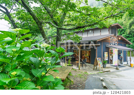 (屋外風景)　美しい緑と川のせせらぎが楽しめる爽やかなロケーションに映えるカフェ(熊本市西区河内町) 128421803