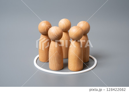 A group of human figures in a white circle. A selection of people. Recruitment, survey sampling, or targeted focus groups. Targeted marketing A group of human figures in a white circle. A selection of people. Recruitment, survey sampling, or targeted focus groups. Targeted marketing 128422082