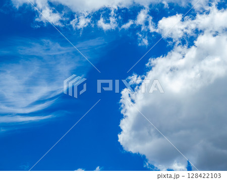 青い空と白い雲 128422103