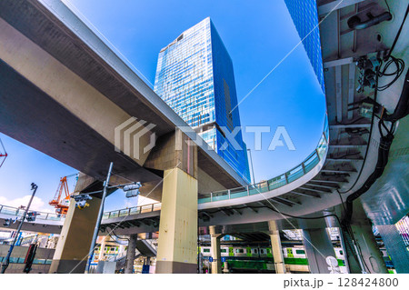 日本の東京都市景観7月・さよなら渋谷駅西口。中央のビルも完全に解体…首都高やデッキなどを望む=13日 日本の東京都市景観7月・さよなら渋谷駅西口。中央のビルも完全に解体…首都高やデッキなどを望む=13日 128424800