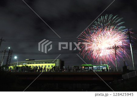 たたら祭り花火大会:2024年(埼玉県川口市) たたら祭り花火大会:2024年(埼玉県川口市) 128425945