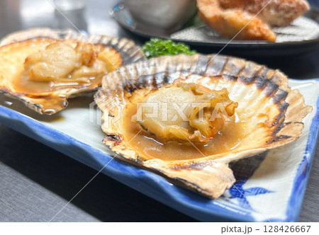 ホタテのバター醤油焼き 128426667
