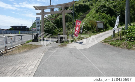 鳥居のある脇本城 鳥居のある脇本城 128426697