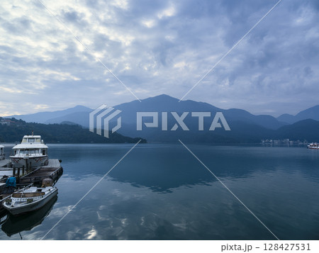 台湾・日月潭の朝景色 / Sun Moon Lake, Nantou, Taiwan 128427531