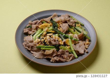 豚肉と小松菜の中華風卵炒め 128431127