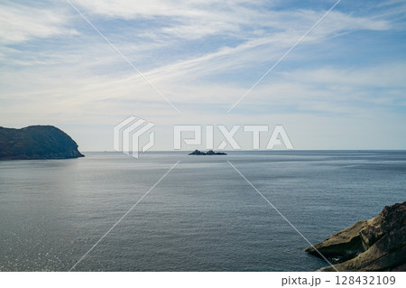 三重県熊野市　鬼ヶ城の風景 128432109