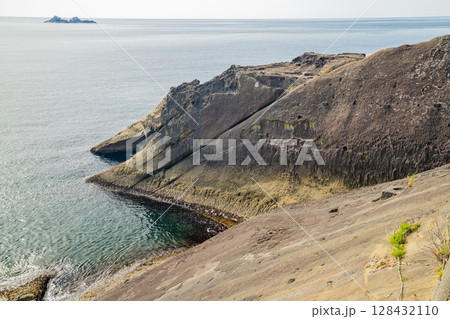 三重県熊野市　鬼ヶ城の風景 128432110
