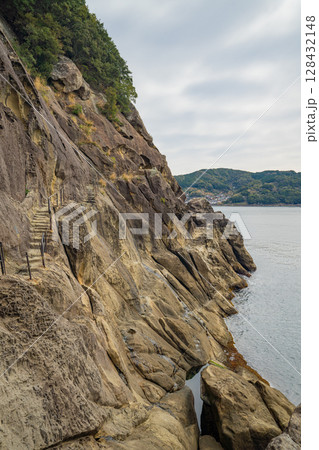 三重県熊野市 鬼ヶ城の風景 三重県熊野市 鬼ヶ城の風景 128432148