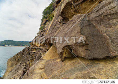 三重県熊野市 鬼ヶ城の風景 三重県熊野市 鬼ヶ城の風景 128432180