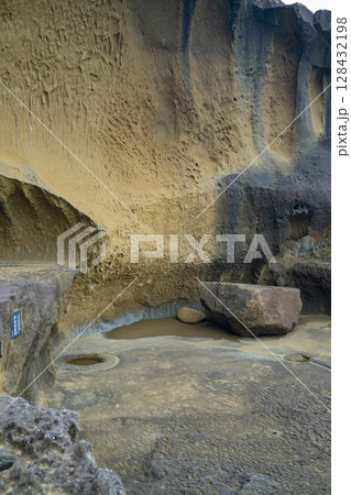 三重県熊野市　鬼ヶ城の風景 128432198