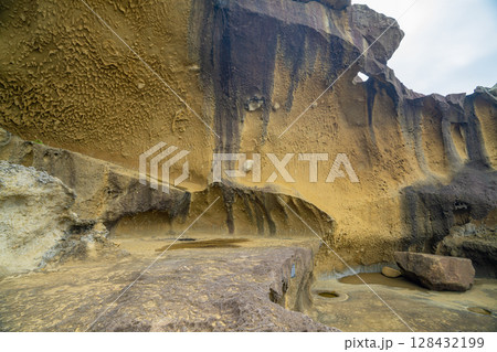 三重県熊野市　鬼ヶ城の風景 128432199