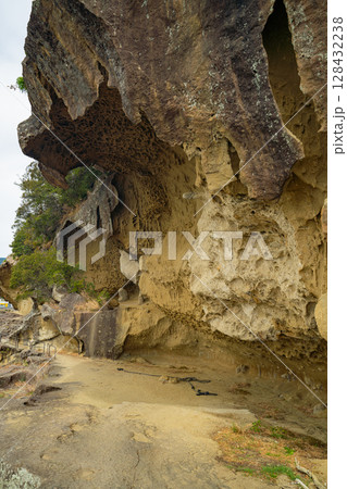 三重県熊野市　鬼ヶ城の風景 128432238