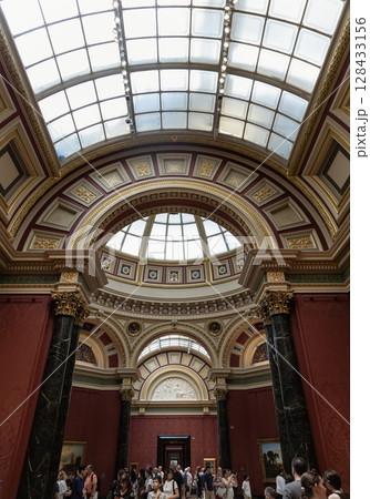 Architectural Neoclassical style found within the Barry Rooms of the National Gallery, London. 128433156