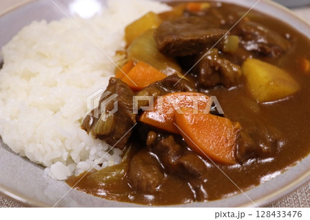 カレーライス カレー ブレンド BBQ 家族旅行 アウトドア 給食 人参 牛肉 ご飯 白米 玉ねぎ カレーライス カレー ブレンド BBQ 家族旅行 アウトドア 給食 人参 牛肉 ご飯 白米 玉ねぎ 128433476