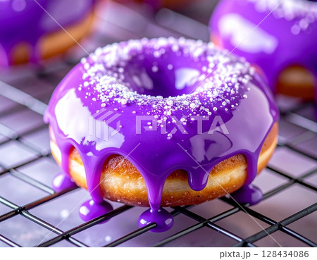 紫グレーズがとろけるがウベモチドーナツ4　AI生成画像 128434086