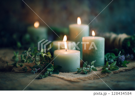 穏やかなアロマキャンドルの灯り：癒しの時間 128434584