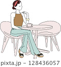 カフェでくつろぐ夏のカジュアルファッション女性イラスト 128436057