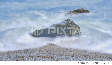 静かに時間が過ぎていく海 静かに時間が過ぎていく海 128436723