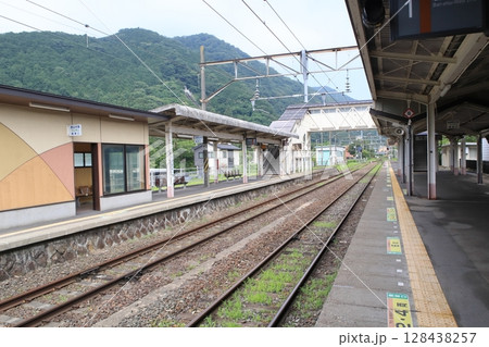 磐梯熱海駅　ホーム 128438257