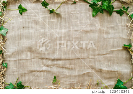 緑のツタと麻布の自然系テクスチャ背景 緑のツタと麻布の自然系テクスチャ背景 128438341