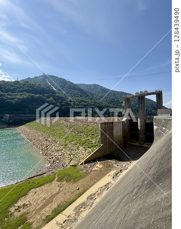 二居ダム_ 新潟県南魚沼郡湯沢町_ 奥清津発電所 二居ダム_ 新潟県南魚沼郡湯沢町_ 奥清津発電所 128439490