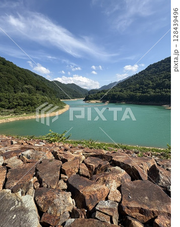 二居ダム_ 新潟県南魚沼郡湯沢町_ 奥清津発電所 二居ダム_ 新潟県南魚沼郡湯沢町_ 奥清津発電所 128439496