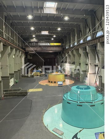 二居ダム_ 新潟県南魚沼郡湯沢町_ 奥清津発電所 128439513