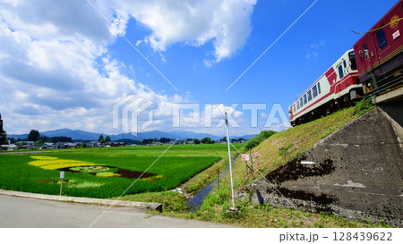 秋田内陸線　田んぼアート　秋田県 128439622