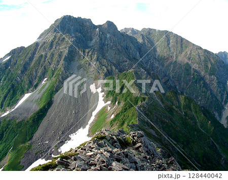 Hotaka mountains 南岳から大キレット越しに眺める夏の穂高の山並み(夏の槍穂高縦走路) 128440042