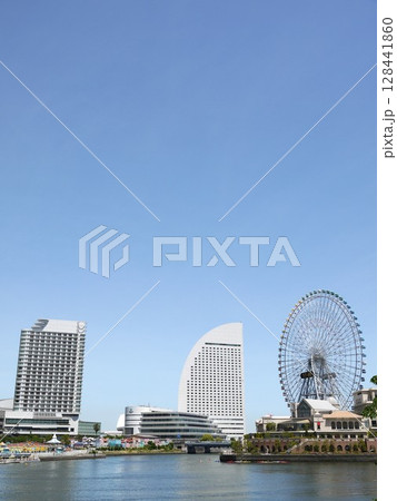みなとみらいの都市風景 128441860