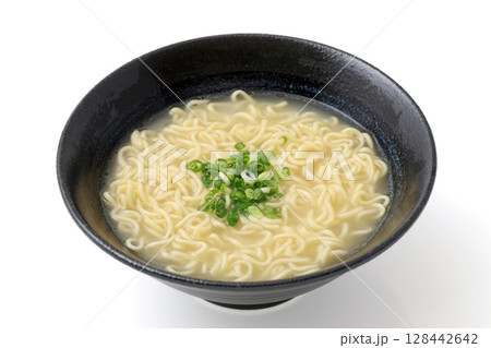 塩ラーメン　インスタントラーメン 128442642
