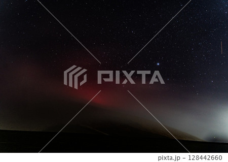 山の夜空に広がる星々② 128442660
