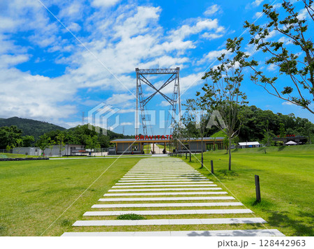 ダムパークいばきたの吊橋入り口 128442963