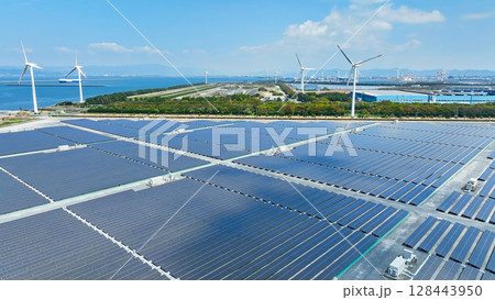 風力と太陽光のハイブリッド発電所の風景空撮 128443950