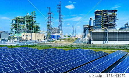 バイオマス発電所と風力・太陽光発電所の風景 空撮 バイオマス発電所と風力・太陽光発電所の風景 空撮 128443972