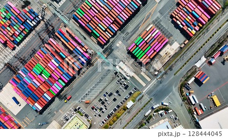 コンテナヤードの風景 真俯瞰空撮 コンテナヤードの風景 真俯瞰空撮 128444045