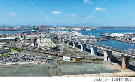 橋梁と道路の風景空撮 橋梁と道路の風景空撮 128444069