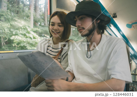 inbound tourist 128446031