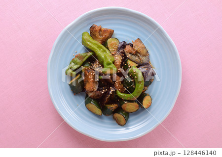 茄子と胡瓜の味噌炒め 茄子と胡瓜の味噌炒め 128446140
