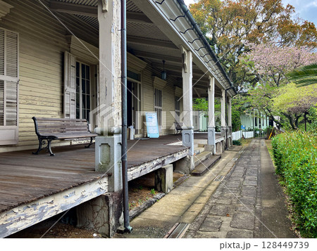 東山手十二番館(旧居留地私学歴史資料館) ベランダ 長崎県長崎市 桜 東山手地区 東山手十二番館(旧居留地私学歴史資料館) ベランダ 長崎県長崎市 桜 東山手地区 128449739