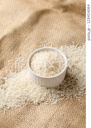 バスマティ米（インディカ米） 128454064