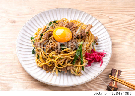 牛肉ソース焼そば 128454099