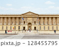 パリ　ルーヴル美術館 128455795