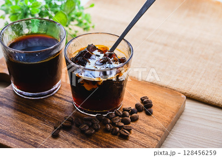 ミルクがけコーヒーゼリー ミルクがけコーヒーゼリー 128456259