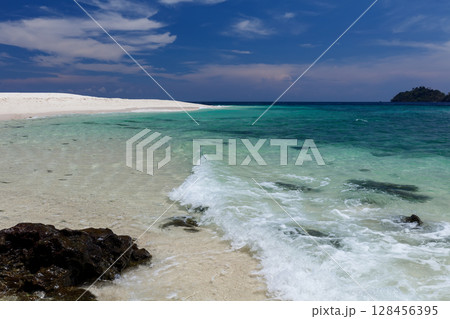 Tropical Paradise Beach and blue sky,Koh Lipe island in Satun,Thailand 128456395