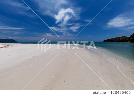 Tropical Paradise Beach and blue sky,Koh Lipe island in Satun,Thailand 128456400
