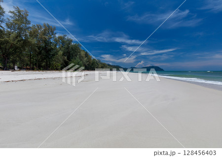 Tropical Paradise Beach and blue sky,Koh Lipe island in Satun,Thailand 128456403