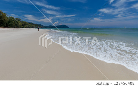 Tropical Paradise Beach and blue sky,Koh Lipe island in Satun,Thailand 128456409