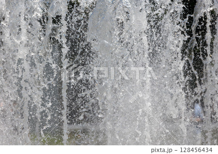 水しぶき 128456434