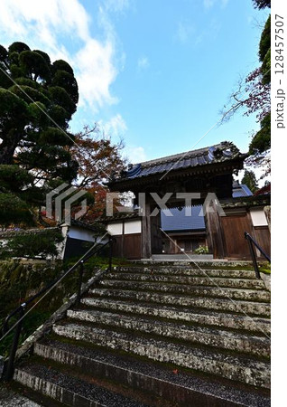 三寳寺の紅葉 128457507